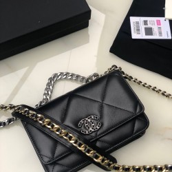 CHANEL 19 WALLET ON CHAIN 0957